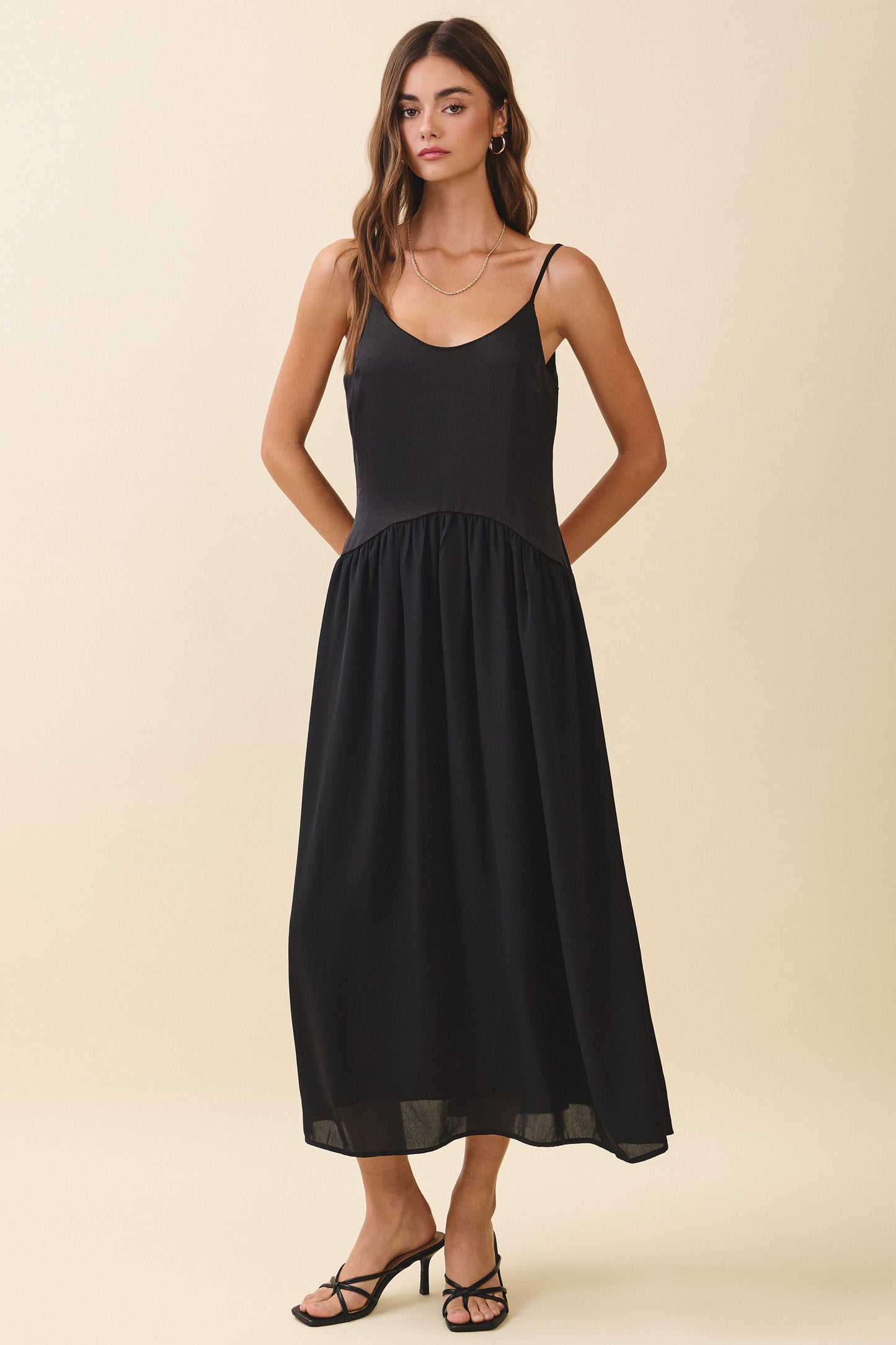 Scoop Neckline Sleeveless Flowy Hem Maxi Dress