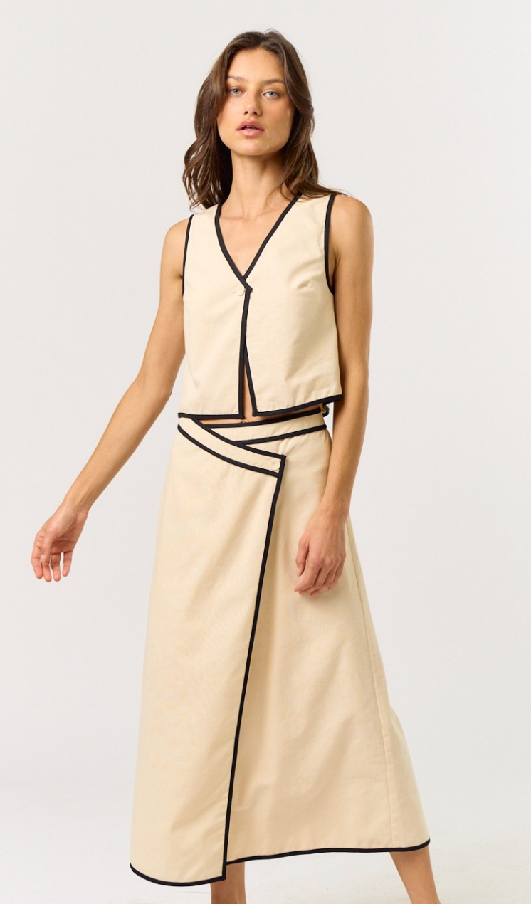 Button Down Vest With Contrast Detail