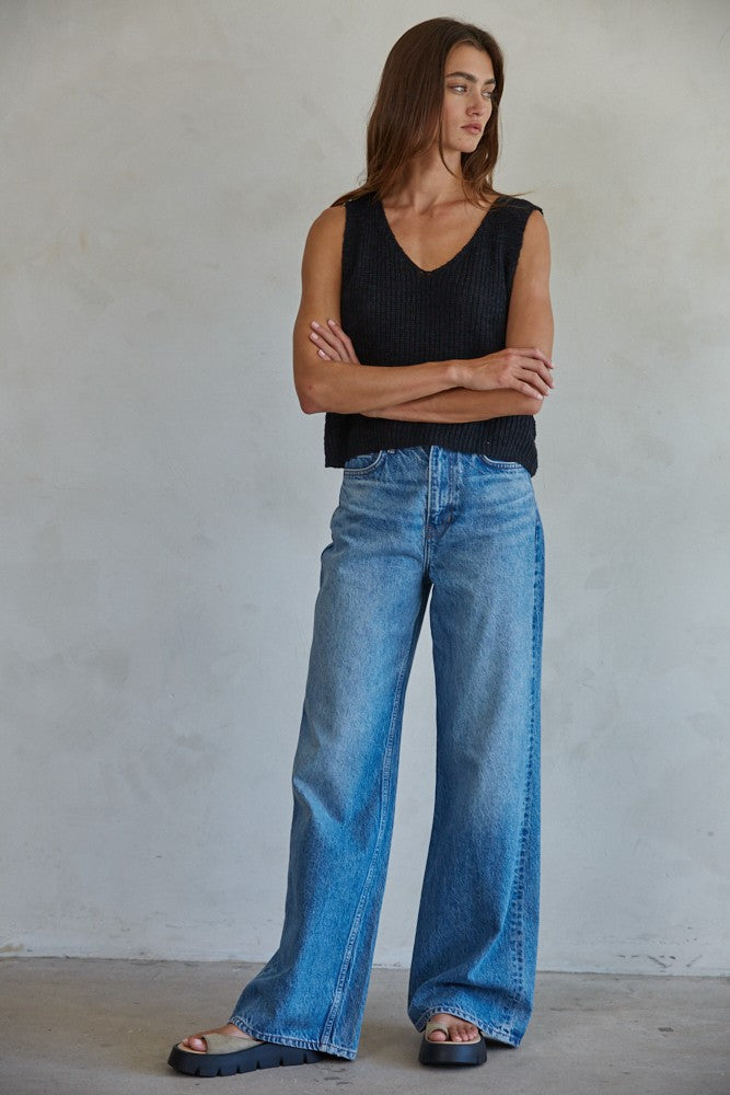 Allende Vest Top
