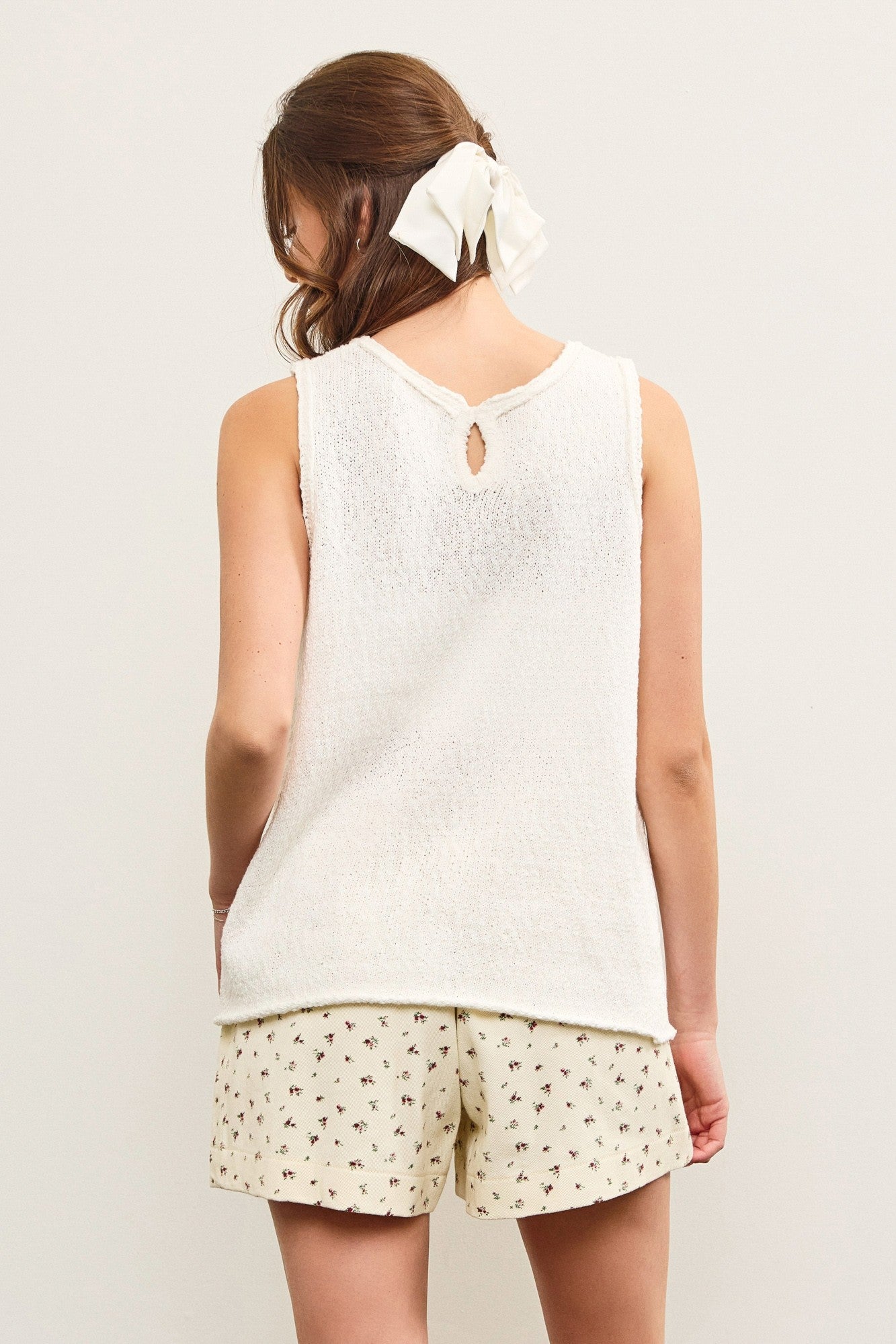 Crew Neck Sweater Sleeveless Top