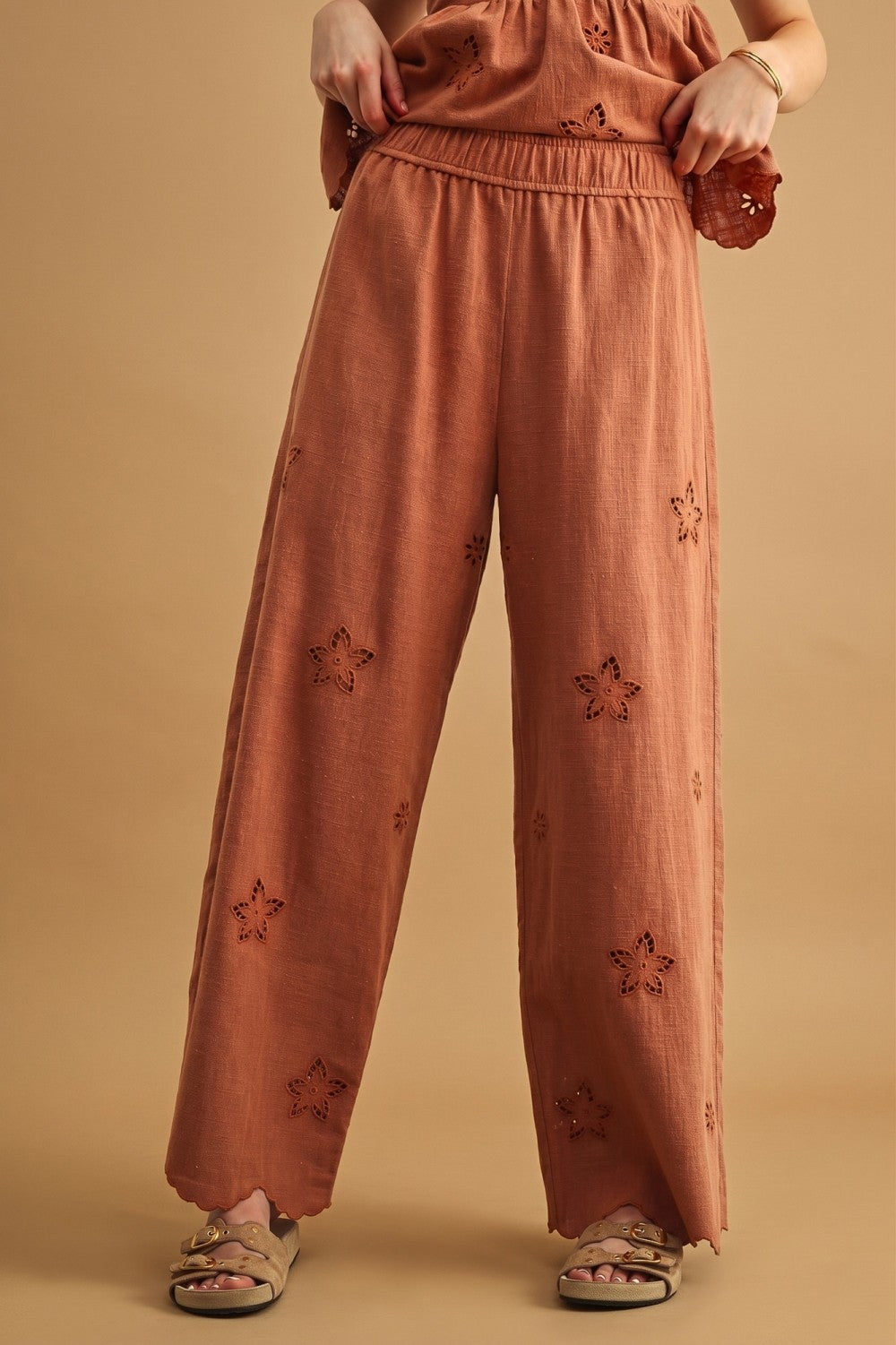 Embroidered Elastic Band Waist Pants