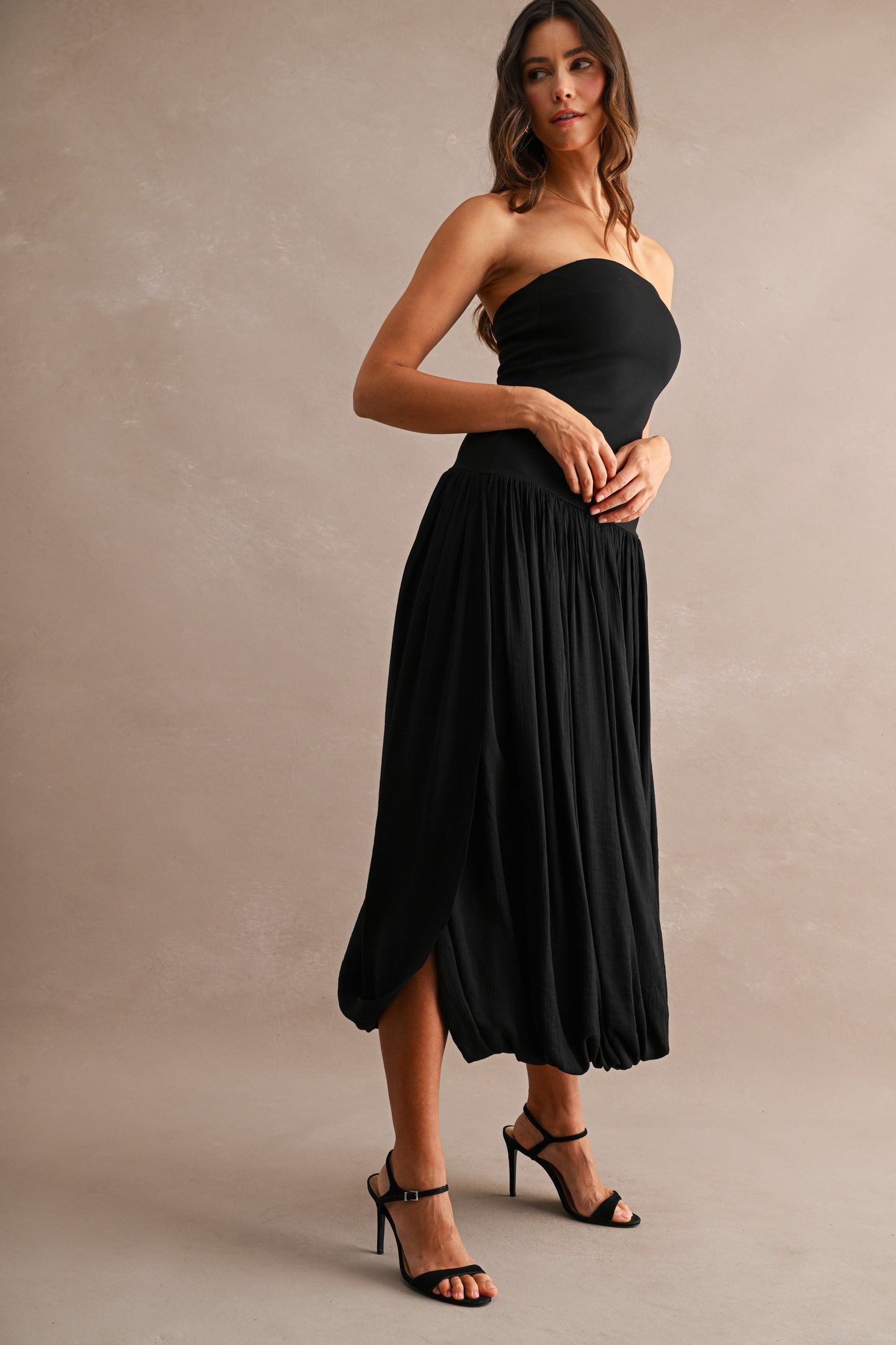 Solid Strapless Contrast Bubble Hem Pleated Midi Dress