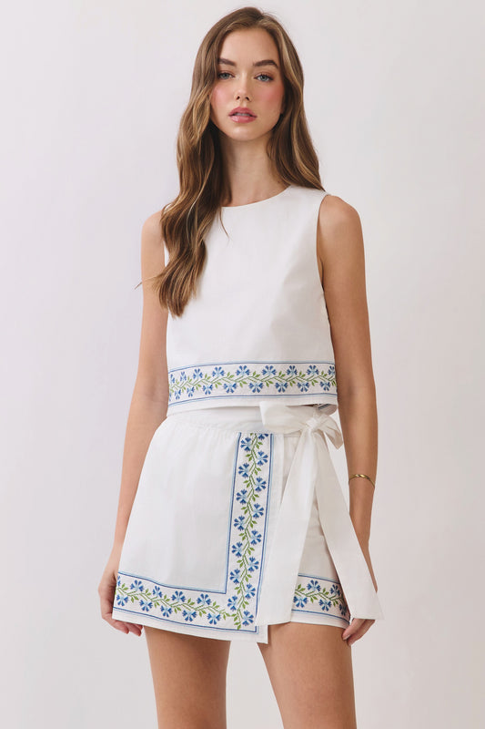 Floral Embroidered Hem Sleeveless Crop Top