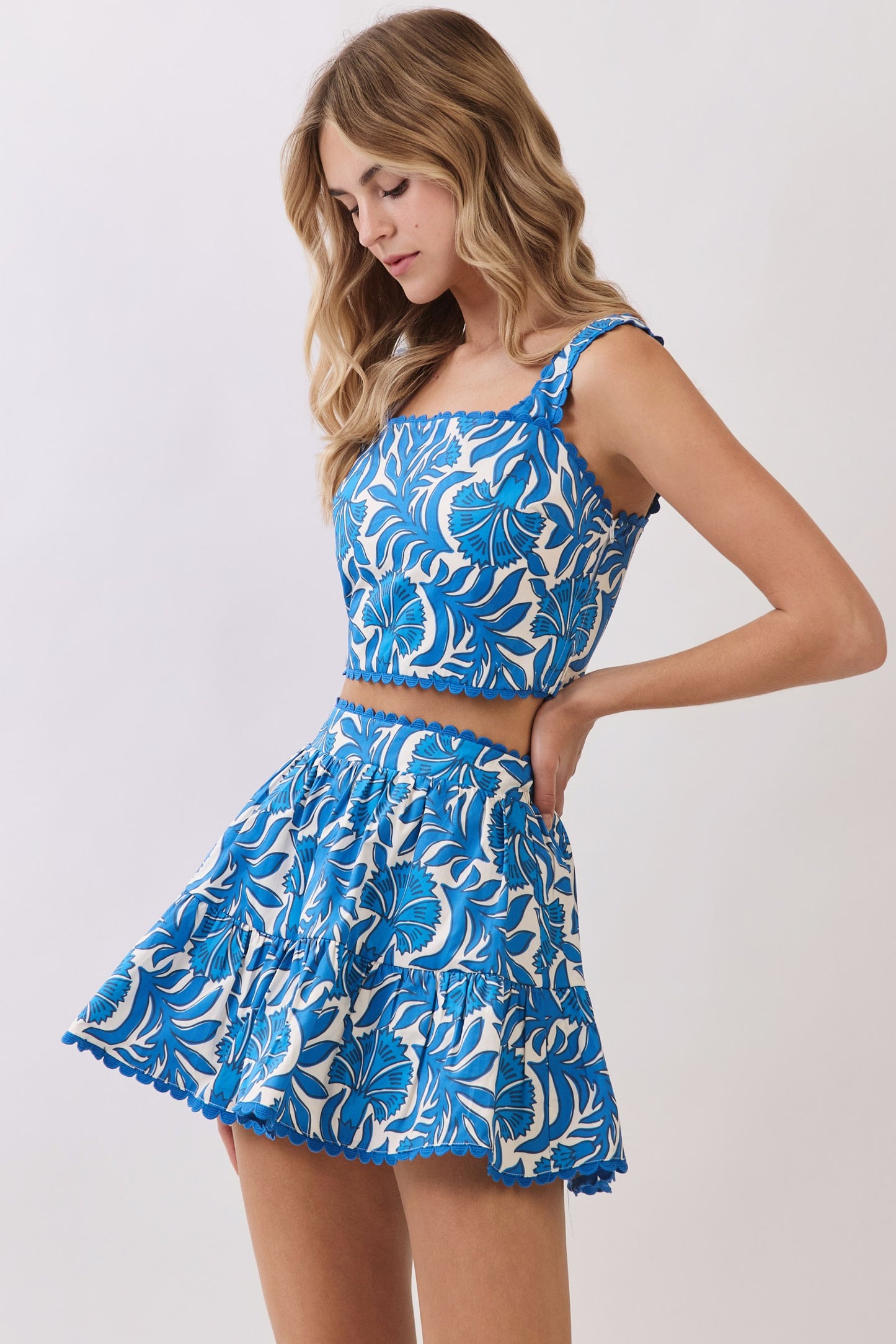 Floral Print Scallop Trim Detail Crop Top