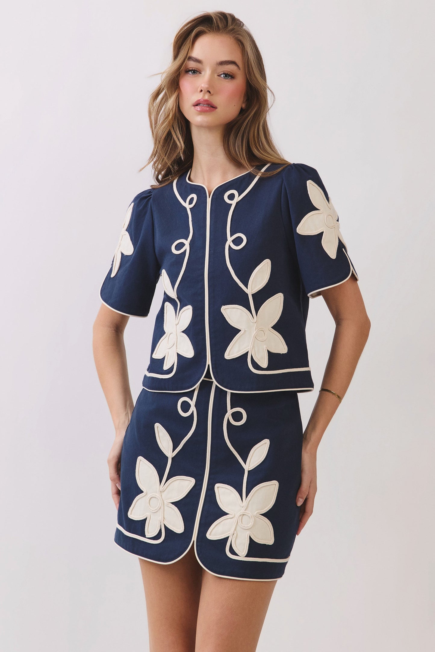 Appliqué Floral Short Puff Sleeve Structured Top