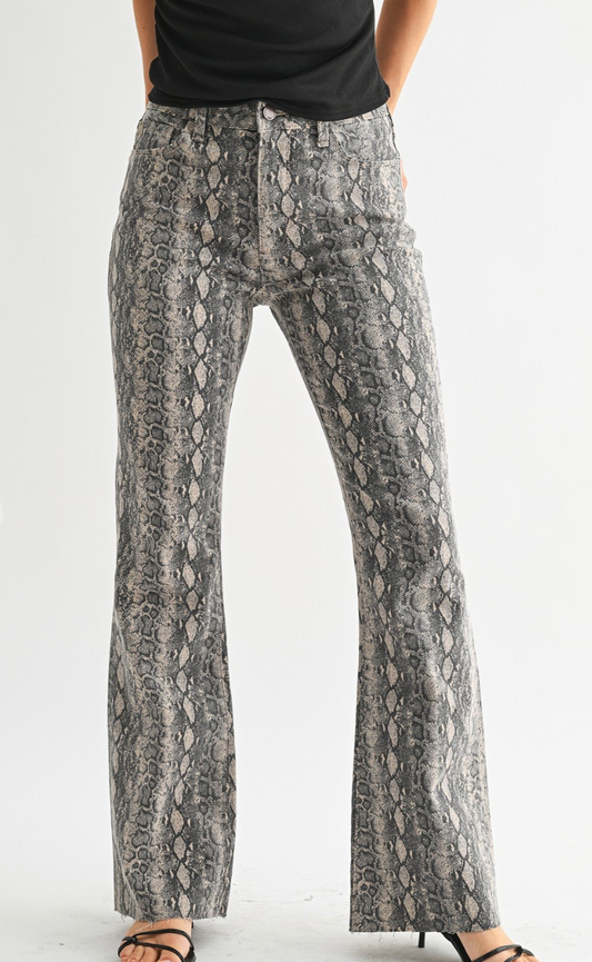 Kennedi Flare Jeans