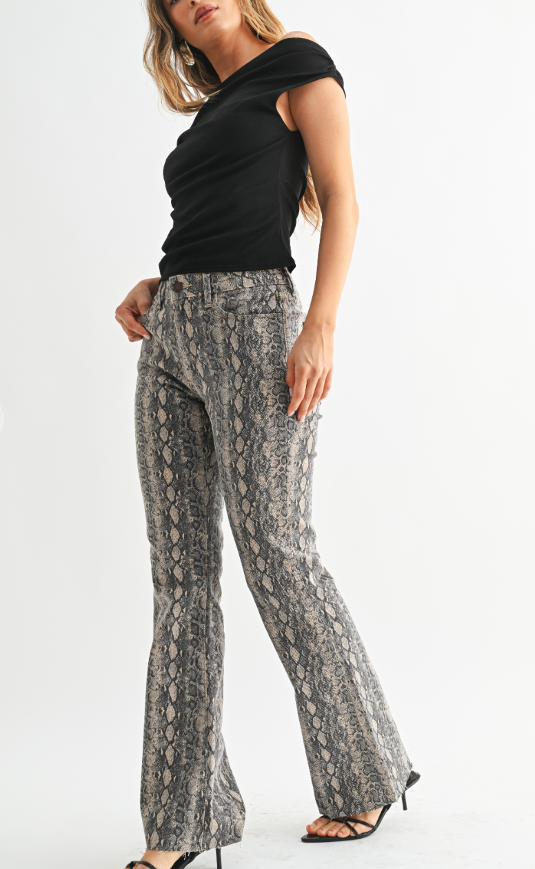 Kennedi Flare Jeans
