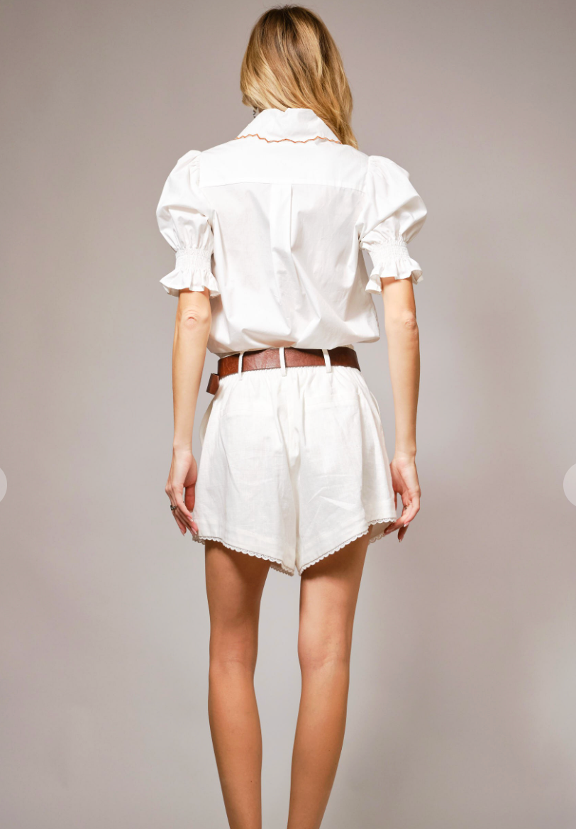 Embroidered Scallop Puff Sleeve Top