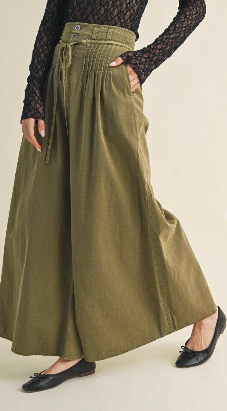 Pintuck Wide Leg Pants