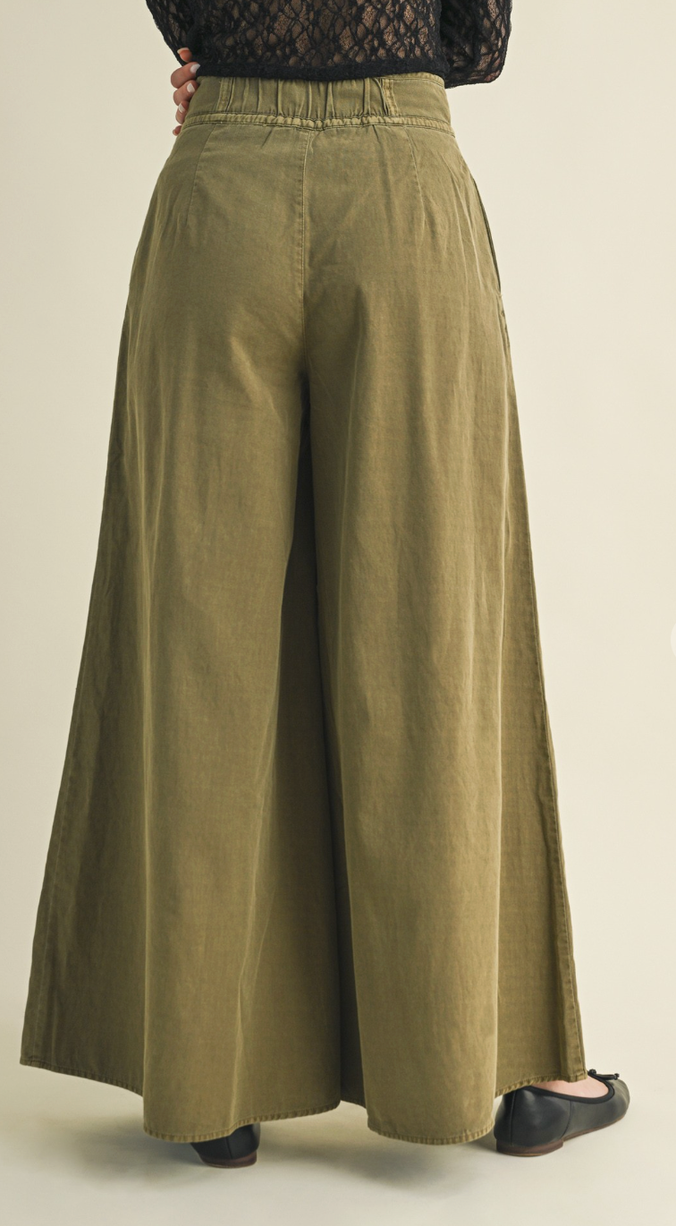 Pintuck Wide Leg Pants