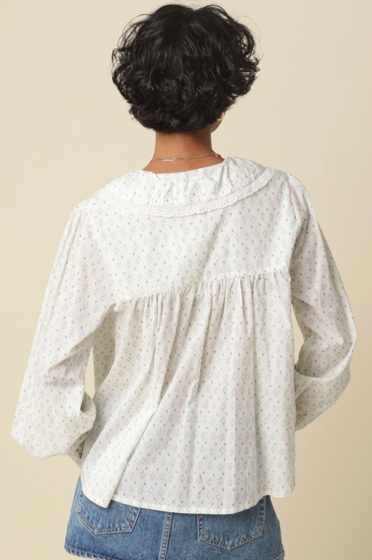 Evelin Lace Collar Button Blouse