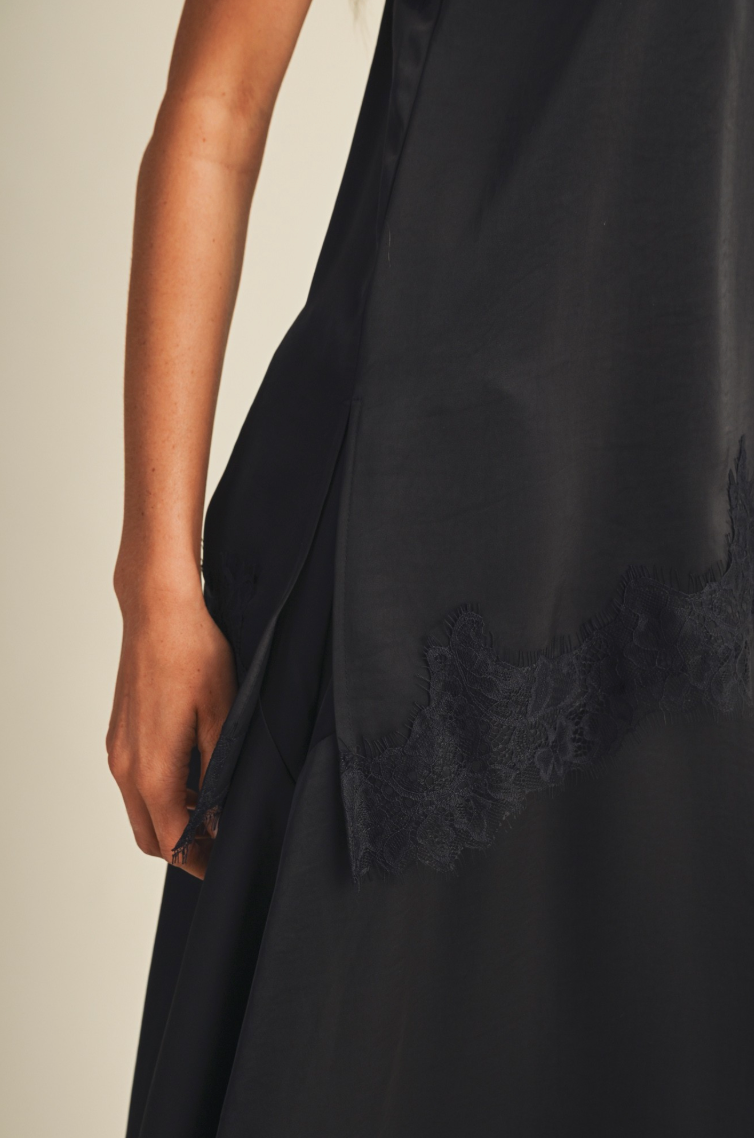 Lace-appliqué V-neck Woven Camisole