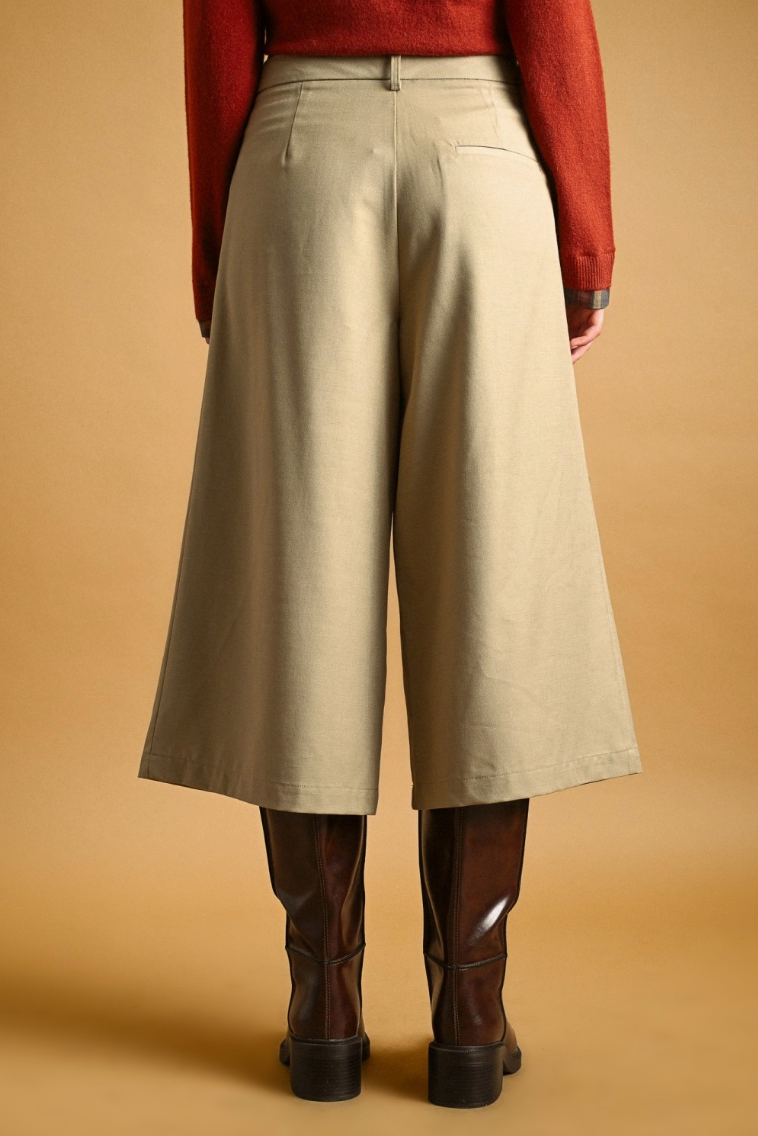 Pleat Detailed Bermuda
