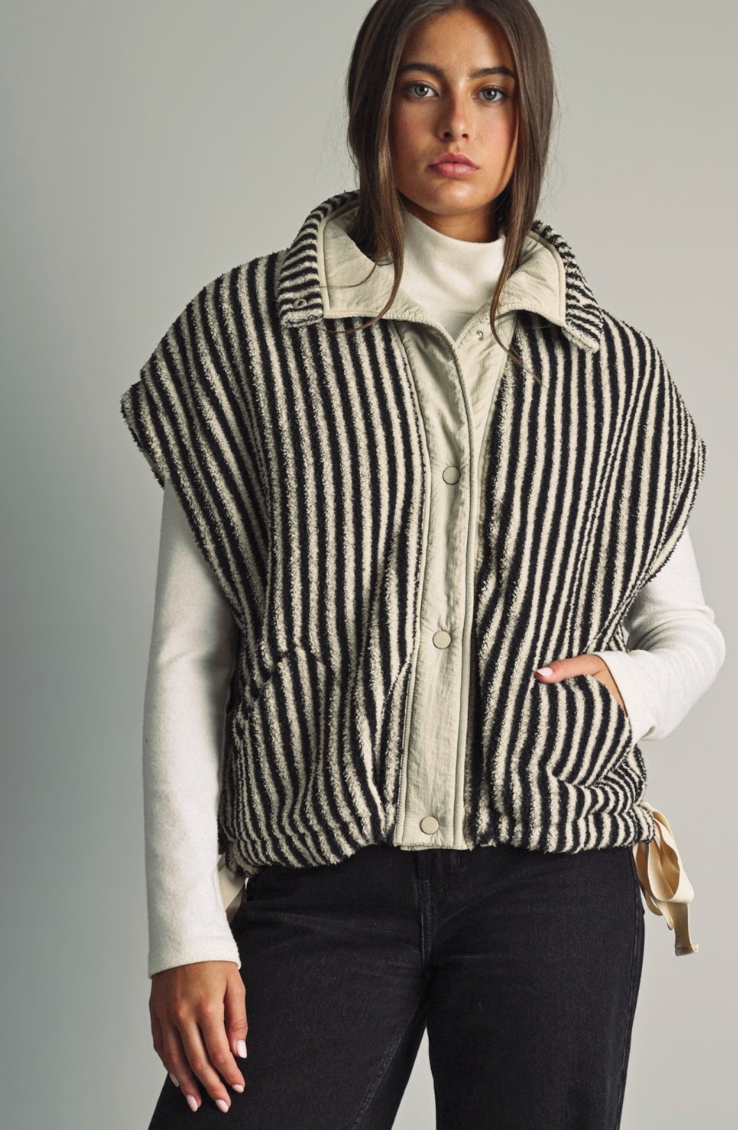 Vertical Stripe Fleece High-neck Vest