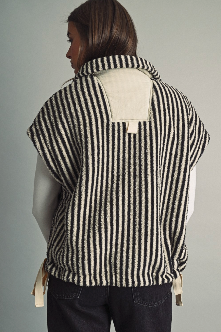 Vertical Stripe Fleece High-neck Vest
