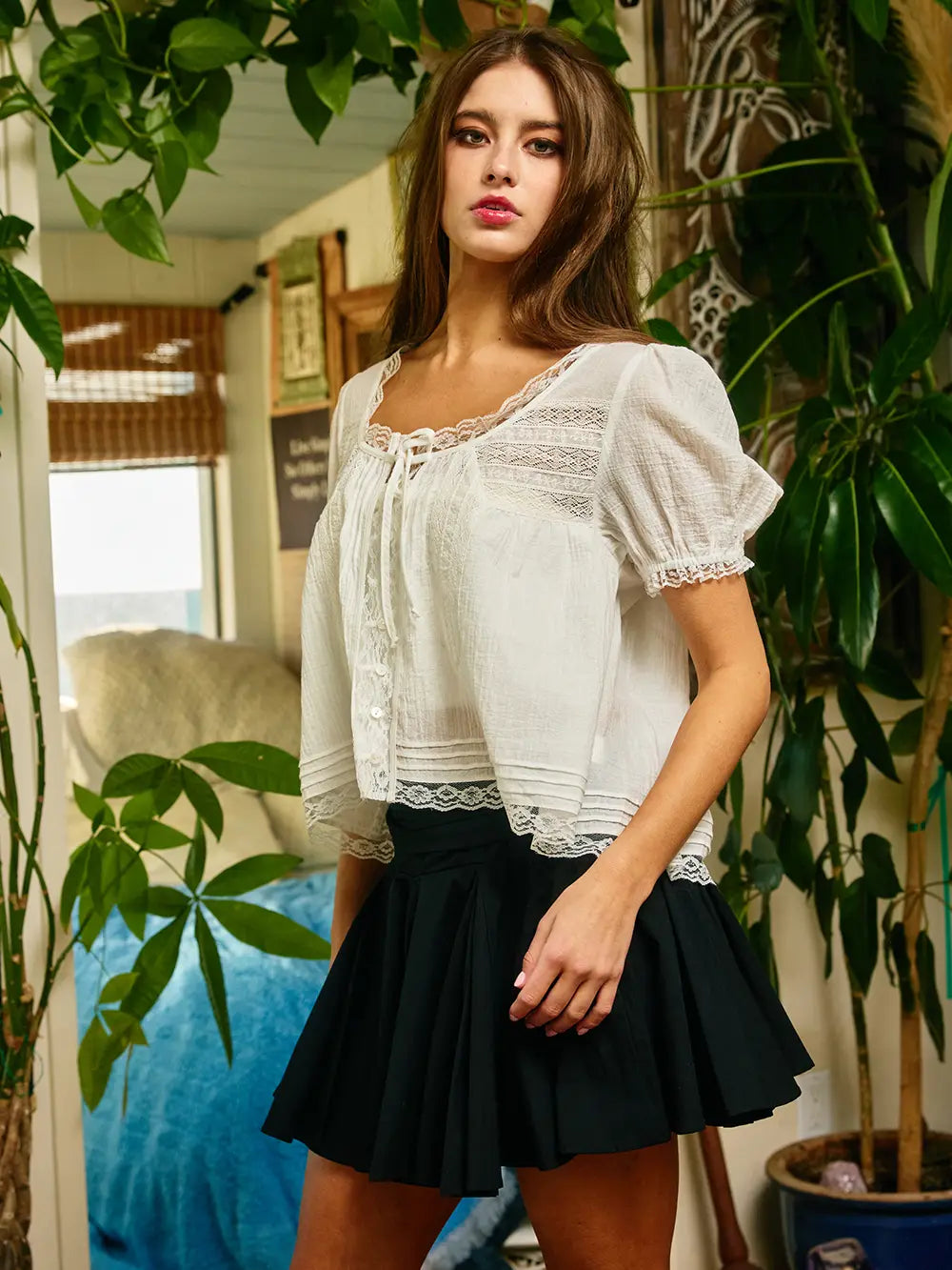 Romantic Lace Trim Cropped Cotton Blouse